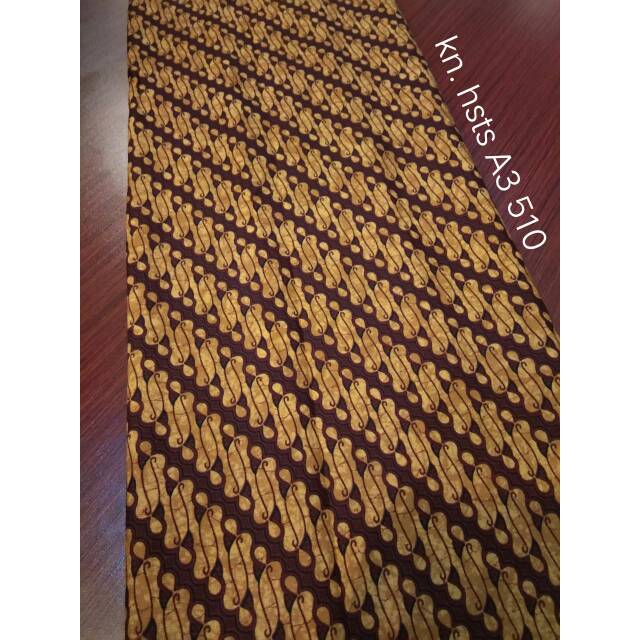 Kain batik sogan solo