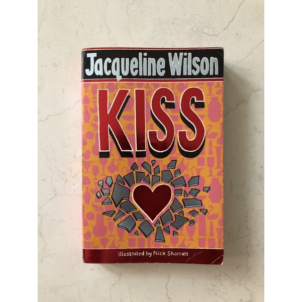 

KISS by Jacqueline Wilson (2007) PRELOVED