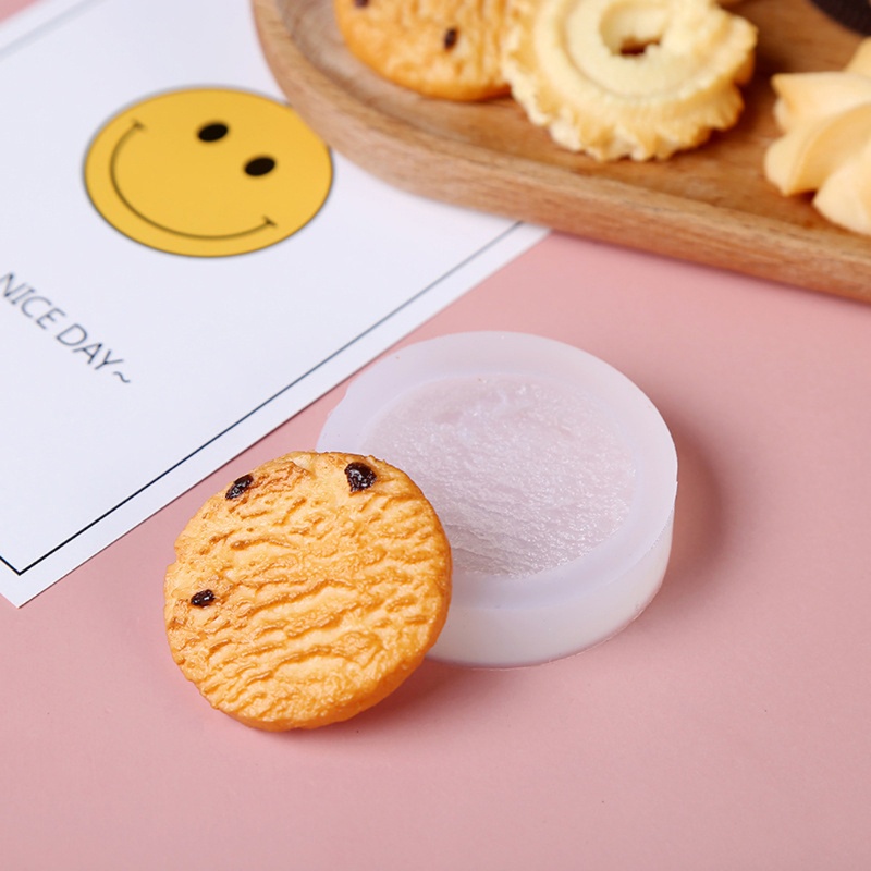 SIY  8Pcs Macaron Chocolate Cookie Fondant Silicone Molds Cookie Pendant Resin Molds