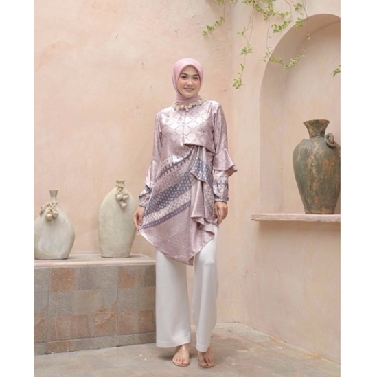 Kayangan Tunik Blush XXL by Vanilla Hijab
