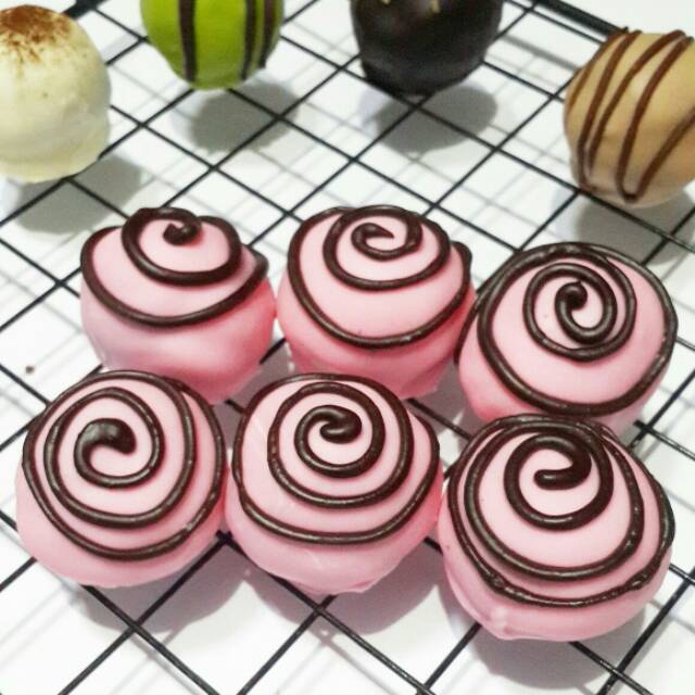 

Strawberry truffle 12 pcs