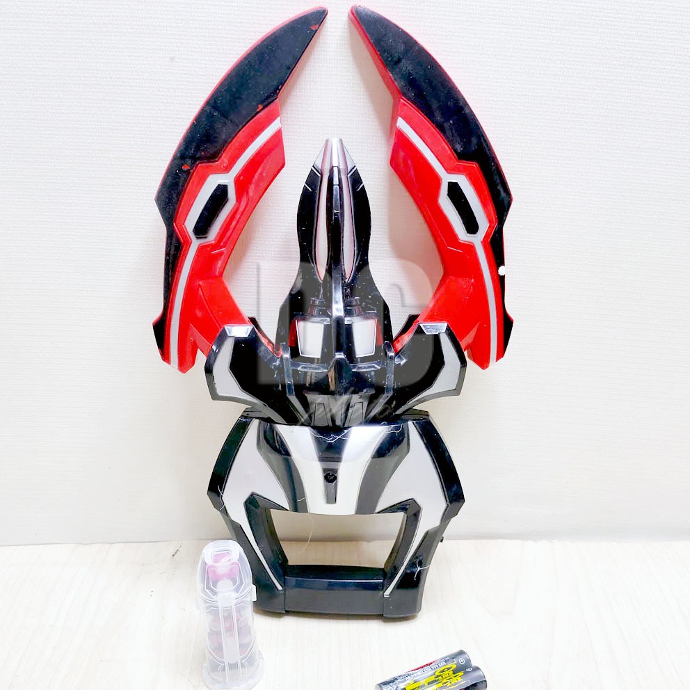 Ultraman Weapon 9563 Mainan Senjata Pedang Claw Cutting Termasuk Kapsul &amp; Baterai