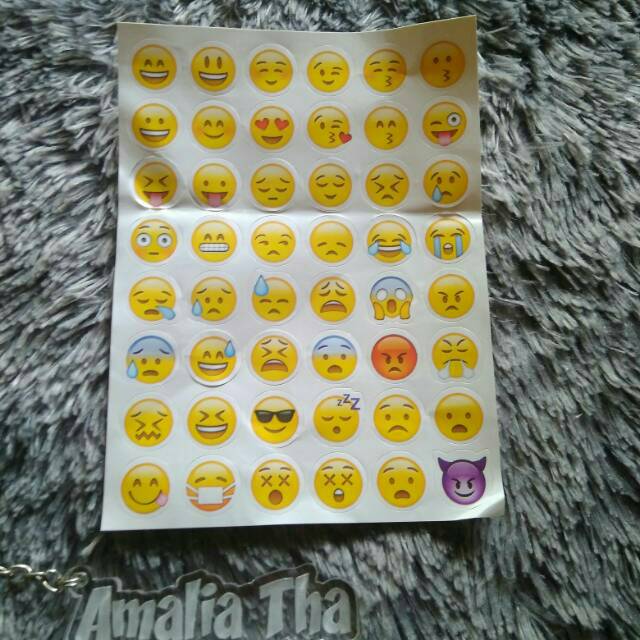 

Stiker Emoticon