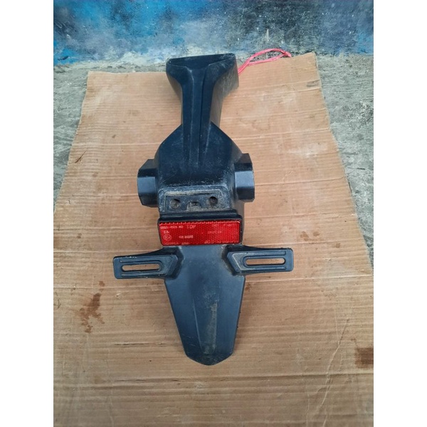 spakbor slebor spekbor belakang gsx 150 fi