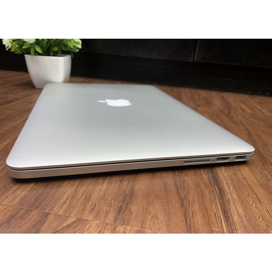 Macbook Pro Retina 13-inch Ci5 Ram 8GB SSD 128GB (Second)