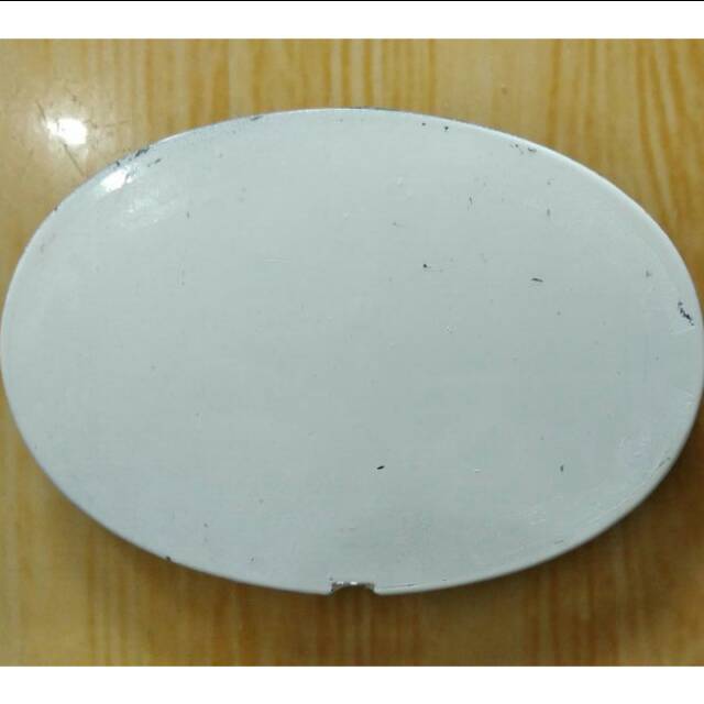 Base emblem di cover ban serep Toyota Rush tahun 2008