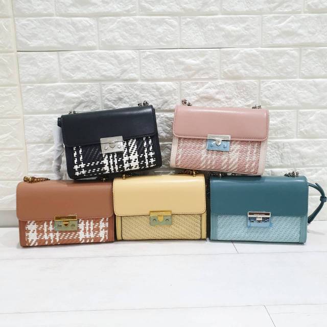 CNK455 anyaman metropolis sling bag