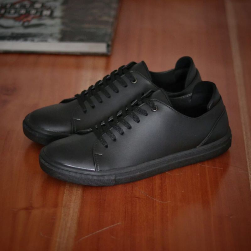 TERBARU Sepatu Pria Sneakers Casual Kasual Pria Kulit Pu Kerja Kuliah Trendy