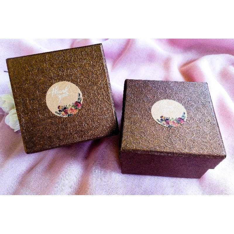 

Gift box /Kotak kado mewah / hardbox cantik (box saja)