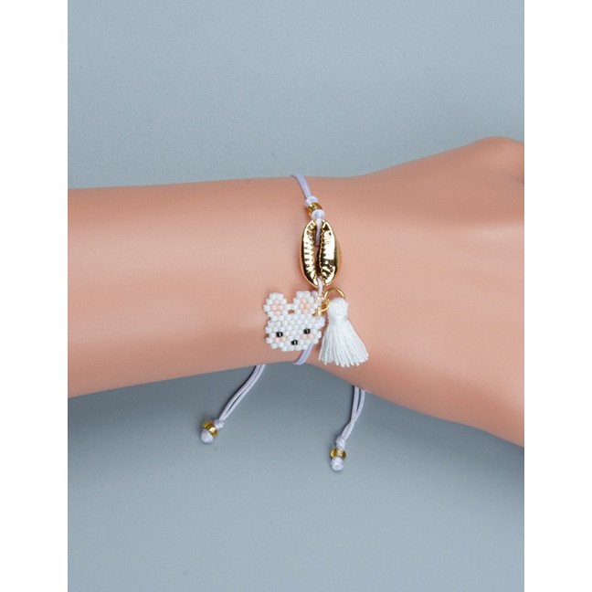 LRC Gelang Tangan Fashion White Braided White Rabbit Shell Bracelet F55387