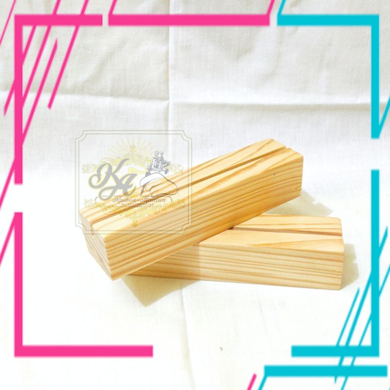 Stand Akrilik Bahan Kayu Jati Belanda