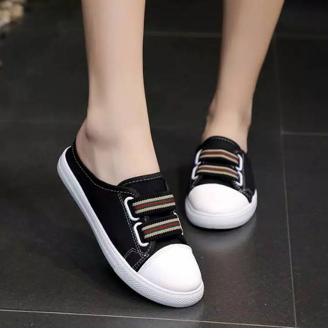 Slip ON WANITA SANTAI WEBING S11