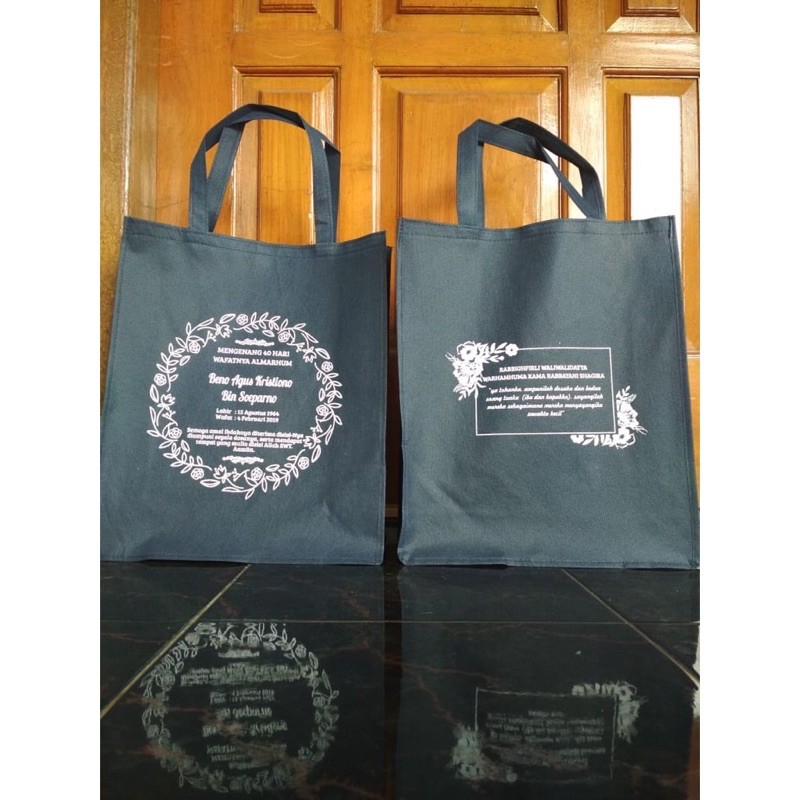 

Tas box nasi uk 30 / Tas spunbond box uk 30 x 30 x 32 / goodibag spunbond box / tas kotak nasi