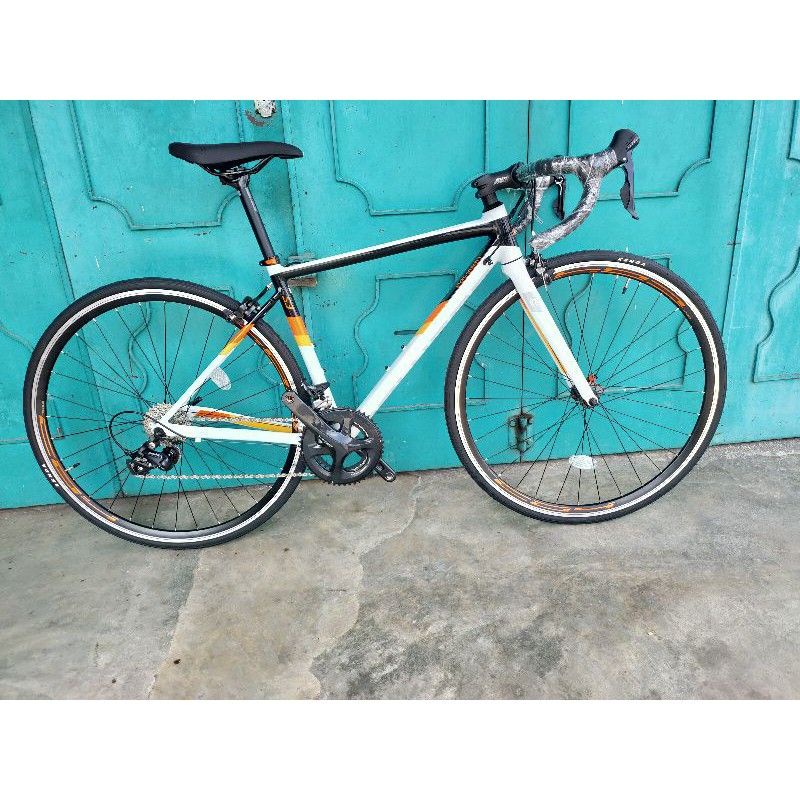 Sepeda Roadbike POLYGON STRATTOS S3