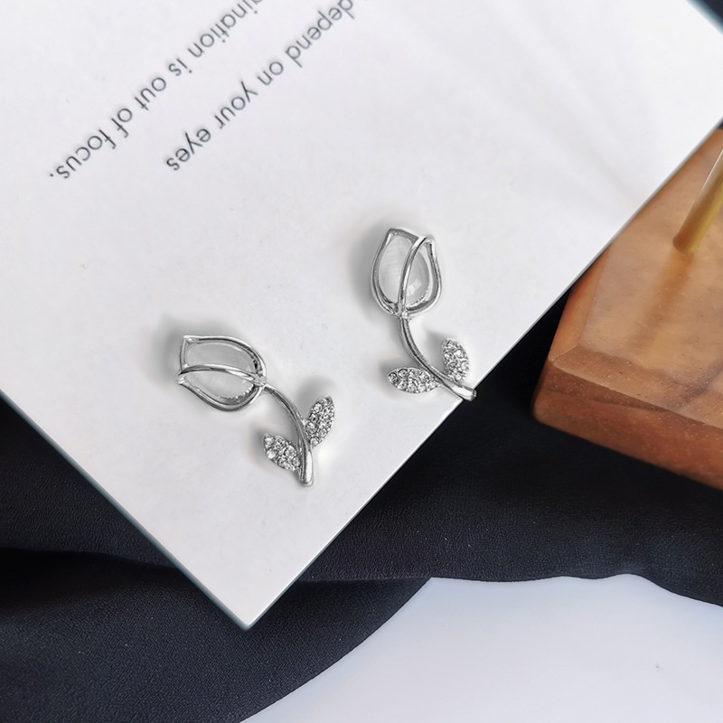 Kalung Rantai Liontin Tulip Berlian Imitasi Warna Silver Gaya Korea Untuk Wanita