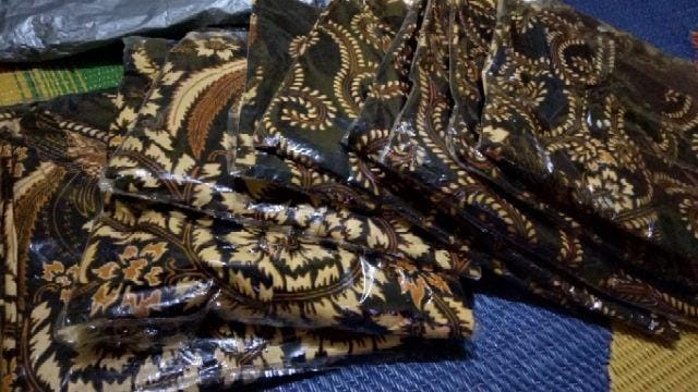 Bisah Pisah - Batik Couple Keluarga Sania Ruffle Ori Ndoro Jowi Dnt Motif Pari Mas