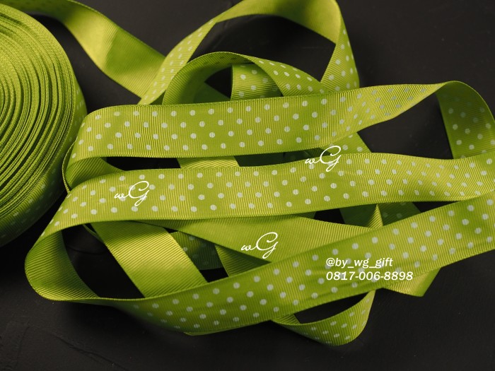 

Pita Grossgrain Hijau Muda - Polkadots ; Lebar 2.5 cm; Panjang 50 yard