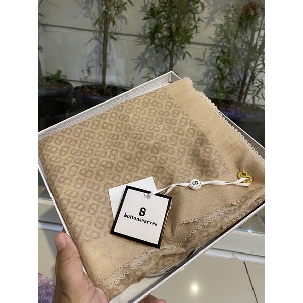 tapis butter buttonscarves