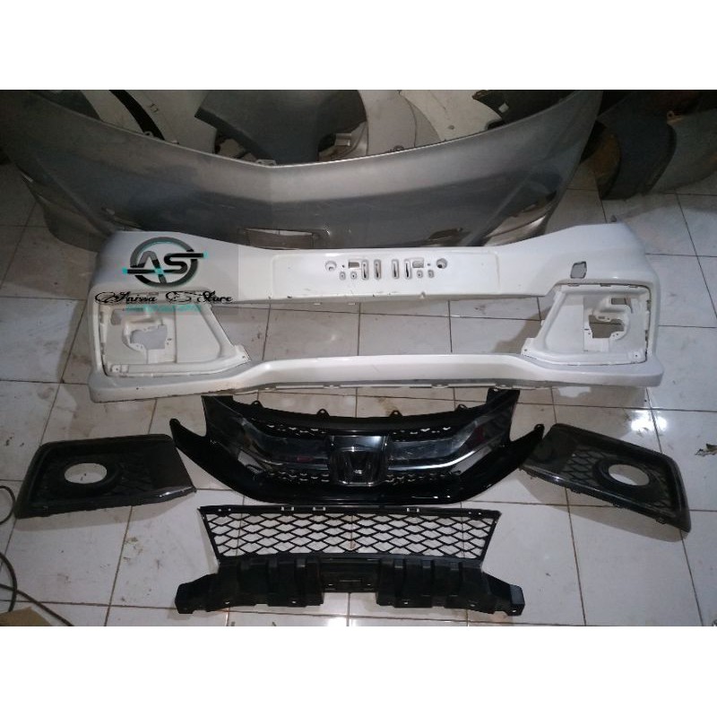 bumper mobilio rs 2014