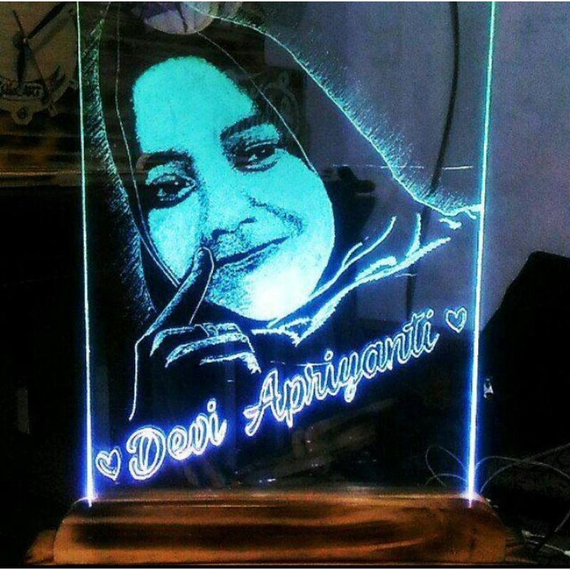 Lampu hias/grafir kaca bisa custom tebal 5mm UK 20x30