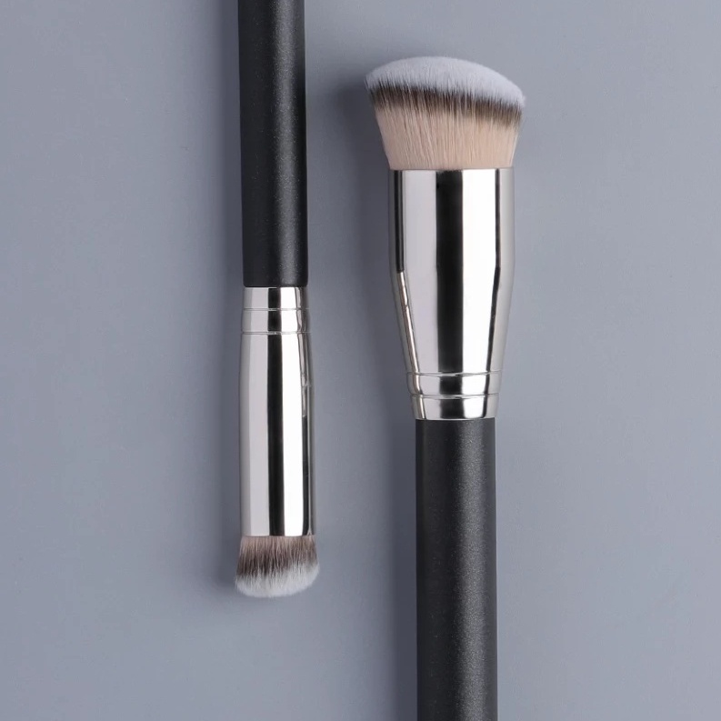 BRUSH MAKEUP KUAS RIAS MAC 270 CONCEALER BULU TEBAL HALUS KUAS ALAT KUAS MAKE UP BRUSH F670