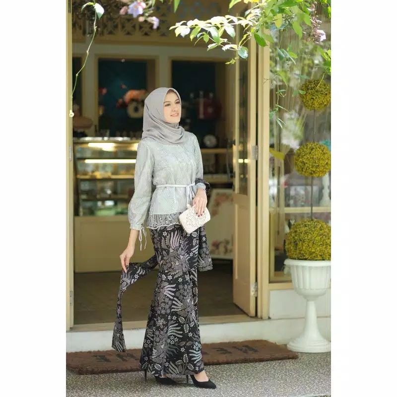 Batik ORIGINAL Kebaya Long Blus Brokat Dini Aminarti - Damayanti - Nia Ramadhani