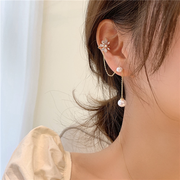 Aksesoris Fashionable Wanita Single Lucu Bunga Pearl Crystal Earrings