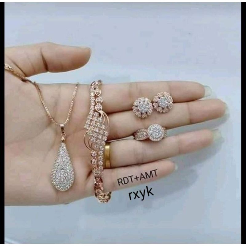 set berlian medan/replika  mewah cantik tahan lama FREE BOX