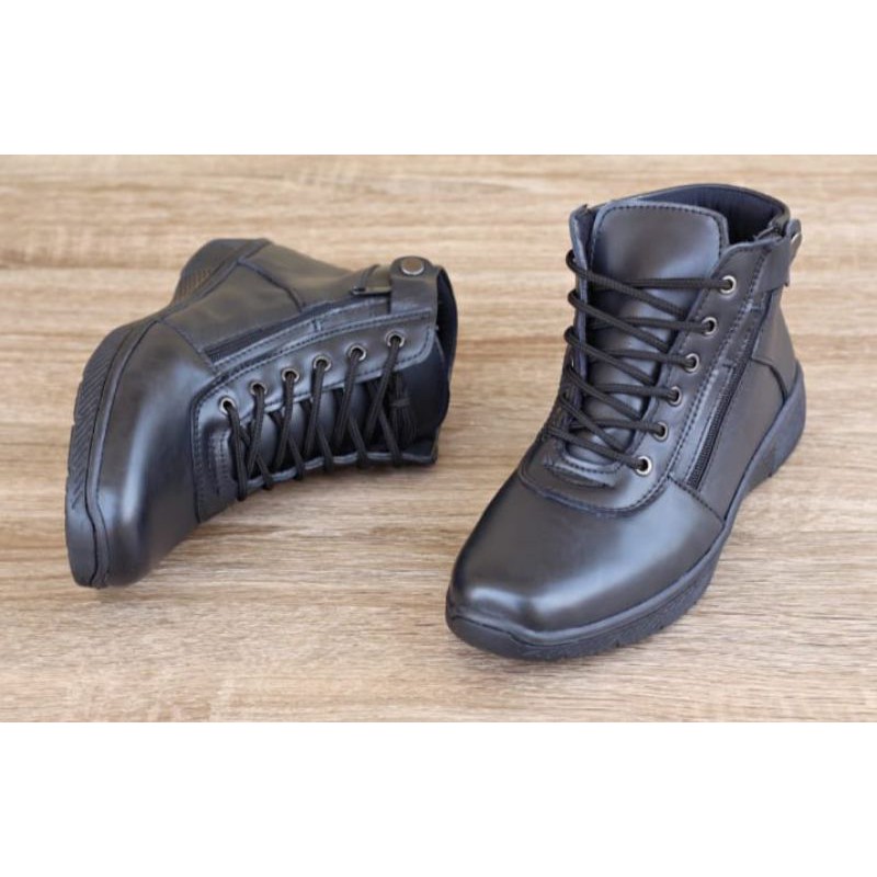 SPC Sepatu Safety SF 01 Bahan Kulit Sapi Asli Sol Sudah Dijahit Memutar Anti Slip Ada Besi Delta Ori