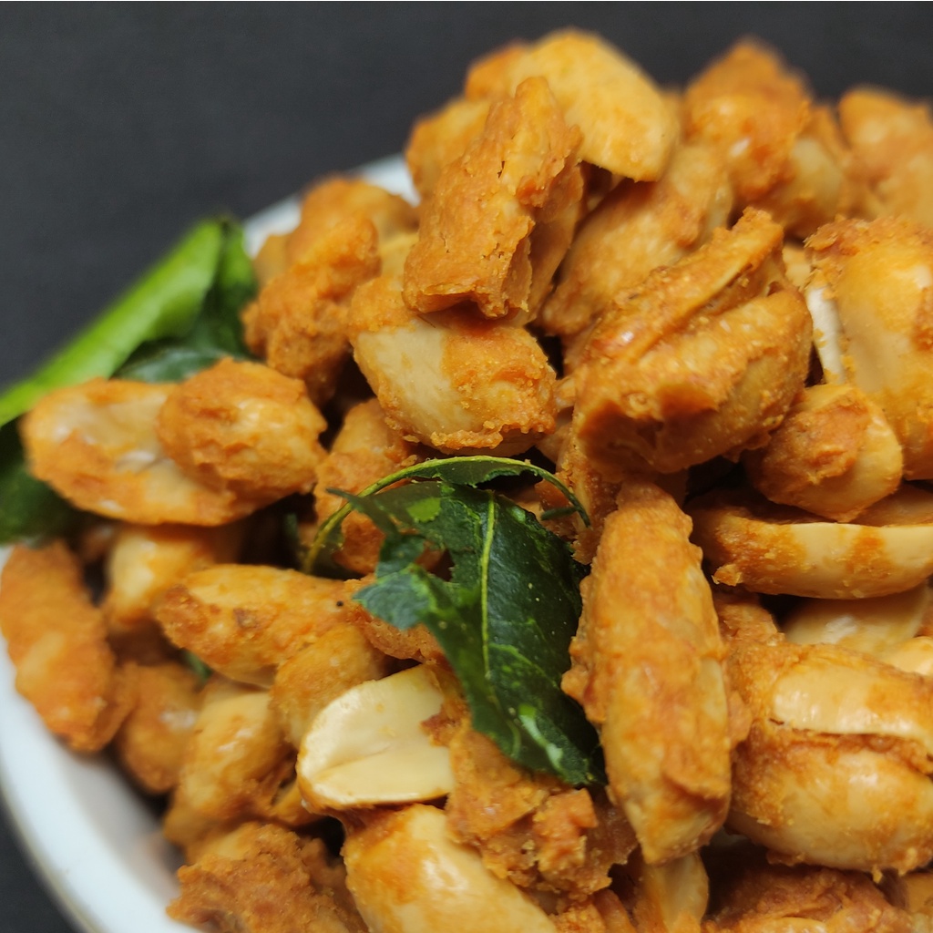 

Kacang Thailand Pedas Daun Jeruk 500gr