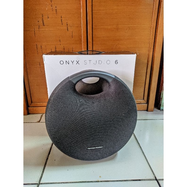 Harman Kardon Onyx 6 Like new
