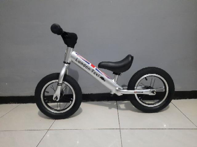  Sepeda  Anak  Tanpa Pedal London Taxi Balance Bike PRO 