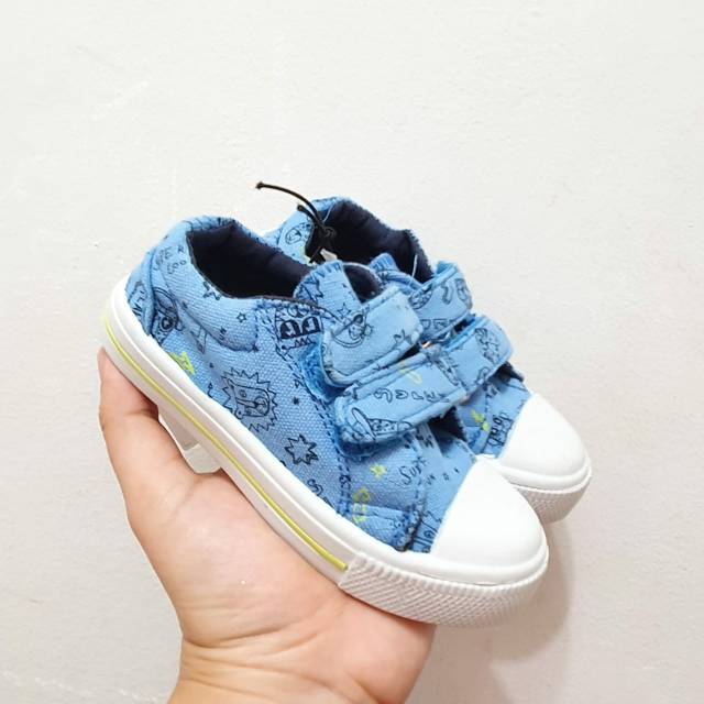 Sepatu anak mothercare