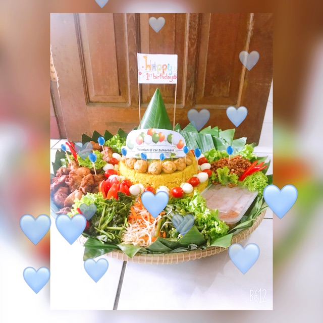 

Nasi tumpeng Rp. 250.000 - Rp. 950.000