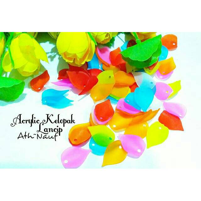 

Acrylic Kelopak Lancip