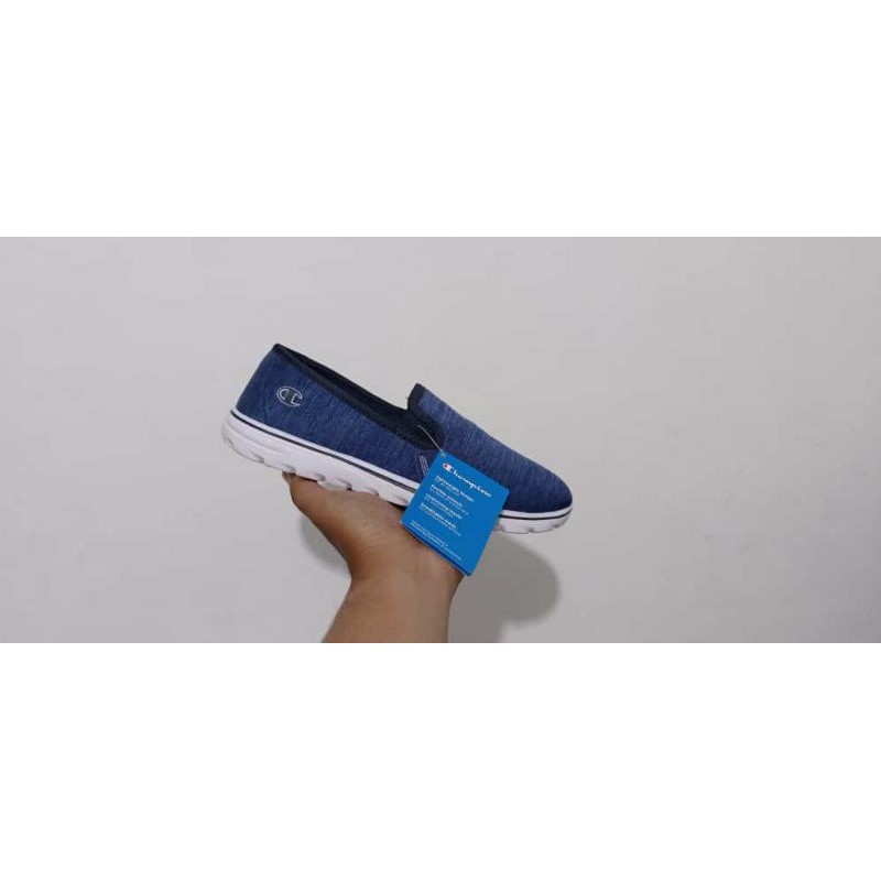 sepatu slip on champion