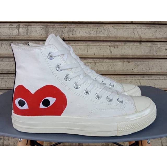 CONVERSE CDG HIGH OFF WHITE
PREMIUM BNIB FULL TAG BARCODE MADE IN VIETNAM