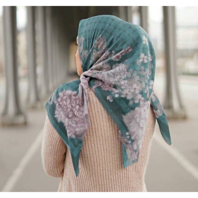 PRELOVED BUTTONSCARVES HYDRANGEA VERTE