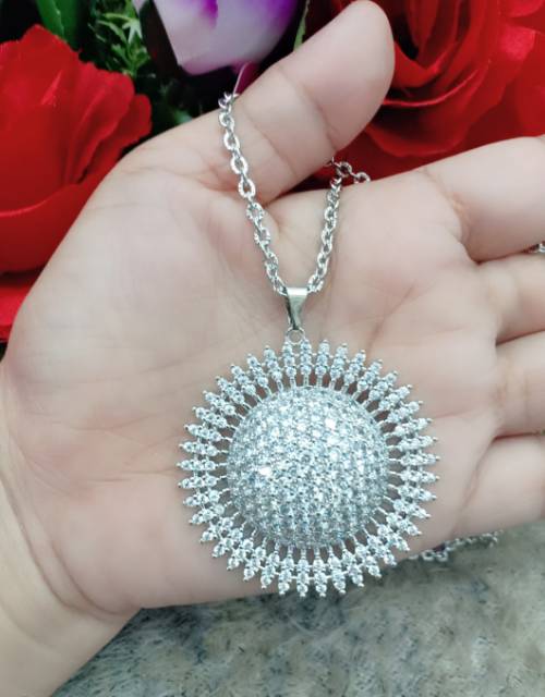 Xuping Kalung dan liontin Mata Hari