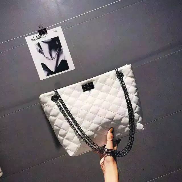 Tas pesta wanita cantik dan bagus model simpel dan elegan