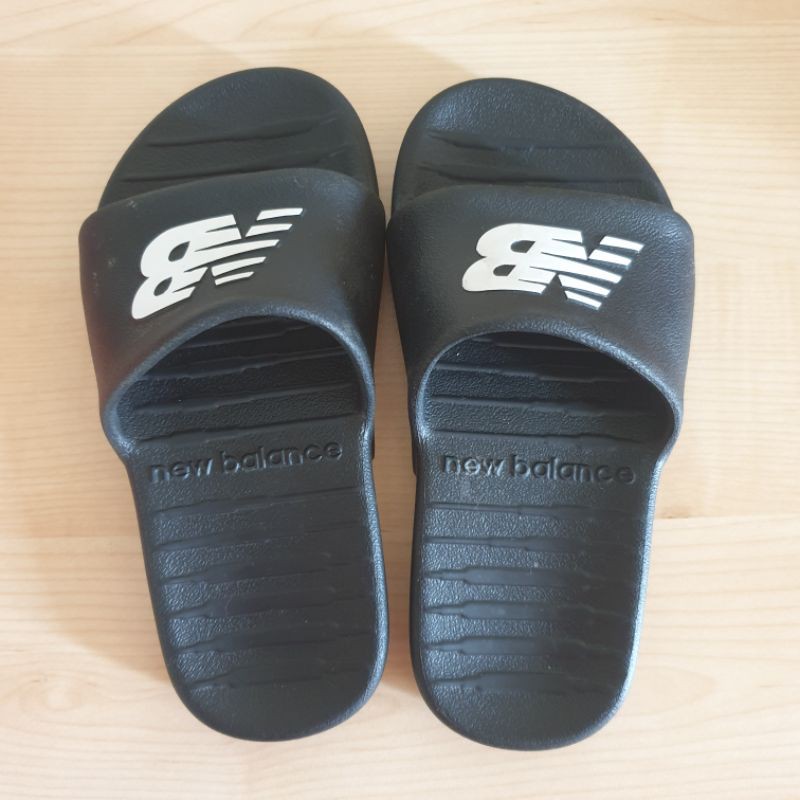 Sendal New Balance (preloved)
