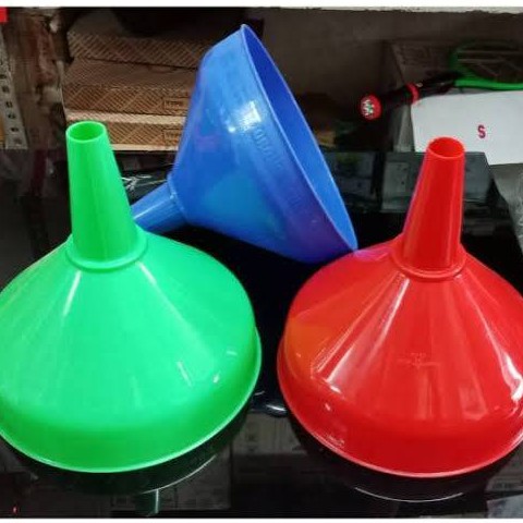 CORONG PLASTIK SERBAGUNA 30 CM