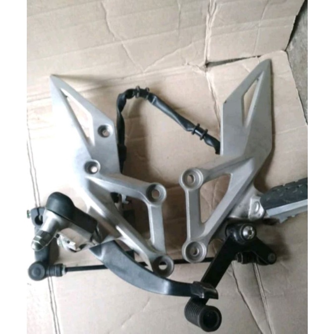 Footstep step pijakan depan cbr 150 r led k45g original