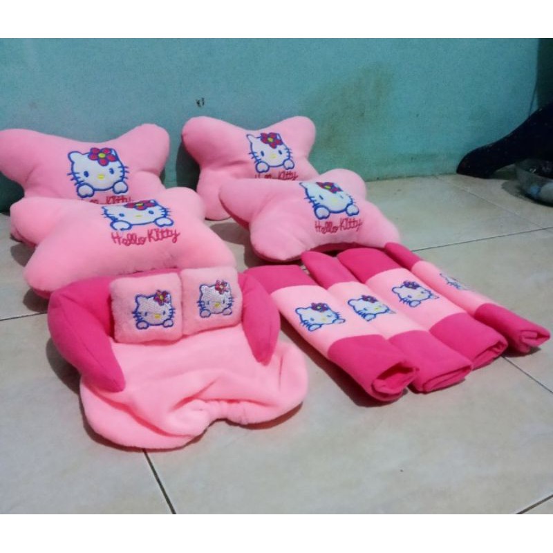 Bantal Mobil HELLO KITTY Pink Bantal Isi 4 Sandaran Kepala Hello Kitty