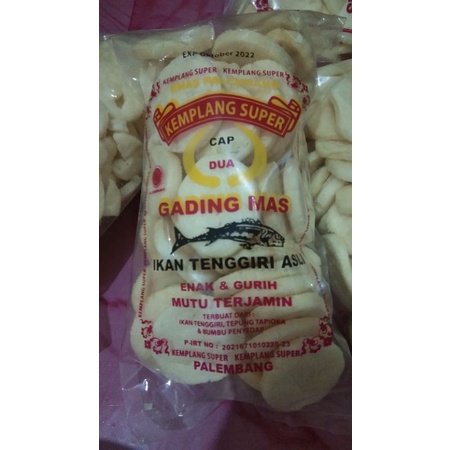 

Kerupuk kemplang khas palembang