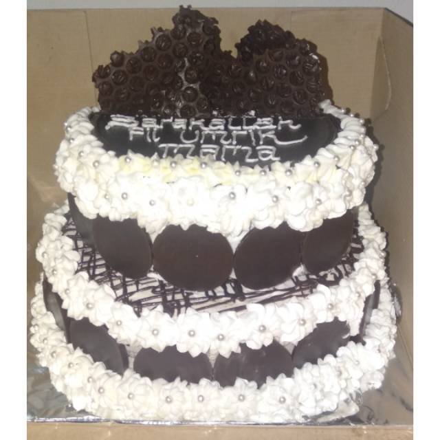 

Cake ulang tahun tingkat