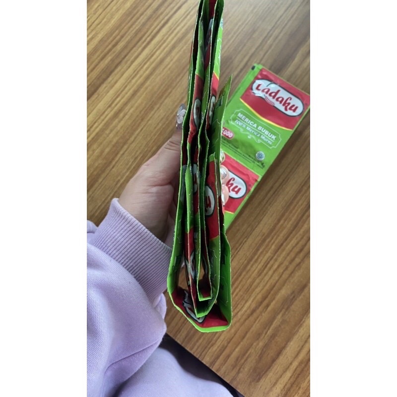 Ladaku merica bubuk sachet 1renceng isi 12bks