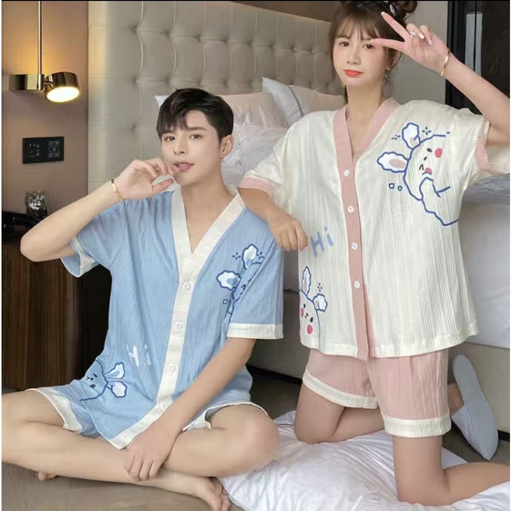 BAJU TIDUR PIYAMA LAKI LAKI PEREMPUAN COUPLE KATUN TEBEL HALUS ADEM IMPORT BERKUALITAS MOTIF KANCING LIMA LENGAN PENDEK SETELAN CELANA PENDEK HOTPANTS WARNA PUTIH BERSIH TERBARU SIZE M-XXXL FIT TO 85KG