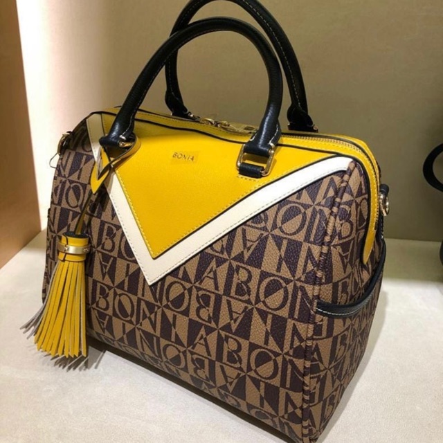 Bonia Speedy Motif Segitiga Original 100%