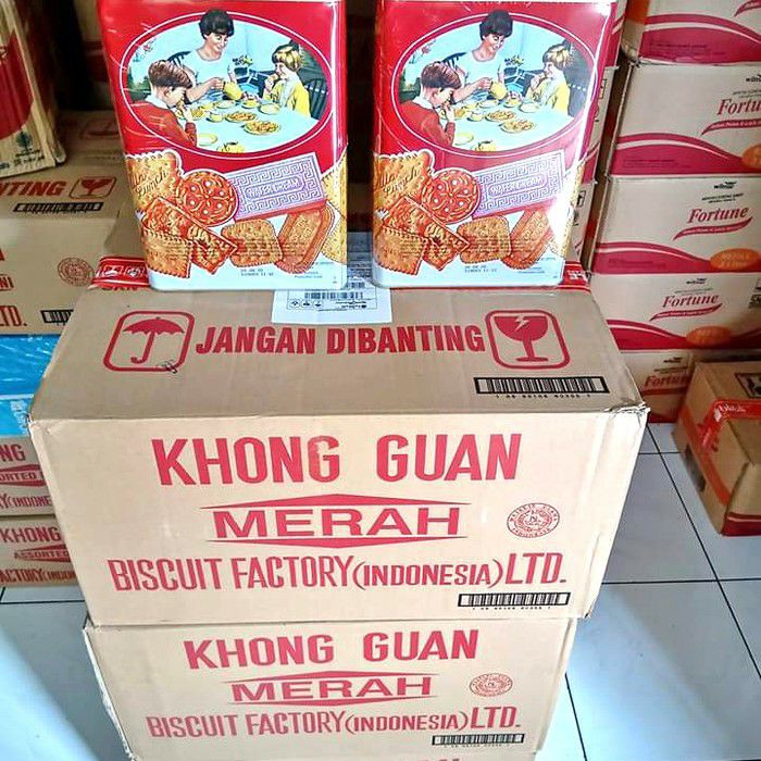 Khong Guan Merah 1600Gr Khongguan besar 1600 gr khongguan merah biskuit khongguan biscuit khong guan jajanan lebaran idul fitri lebaran kalengan jajan kaleng